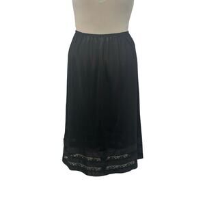 VINTAGE Beau Trix Black Half Slip Lace Tiered Hem Made In USA Petticoat Skirt
